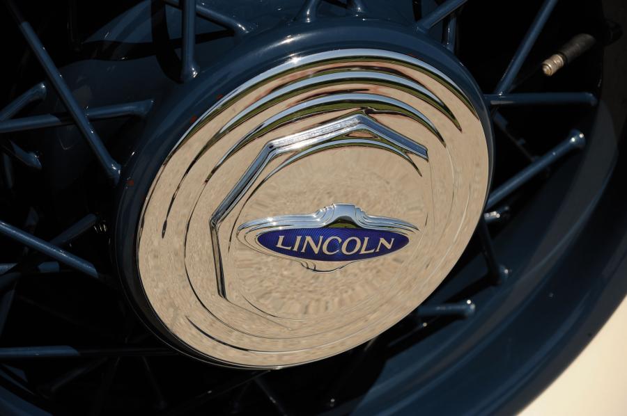 Колеса Lincoln Model KB Sport Phaeton 1933 года  (фото 5 из 12)